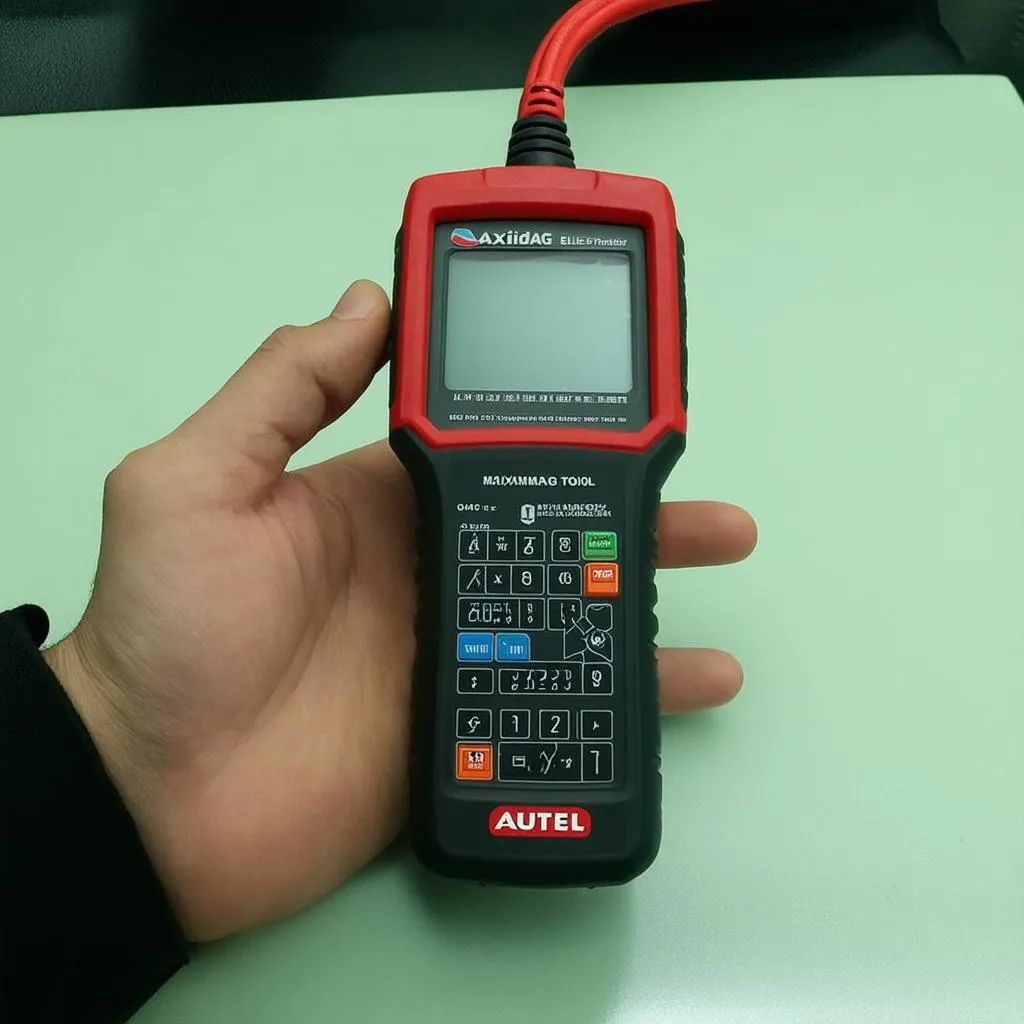 Autel MD801 In Hand